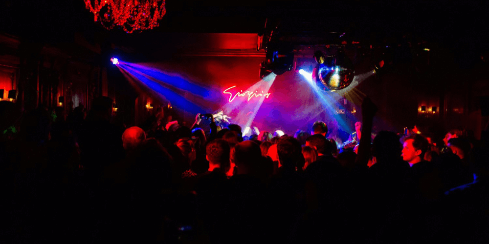 Enjoy Live Music at ArmaniPrivé Nightclub