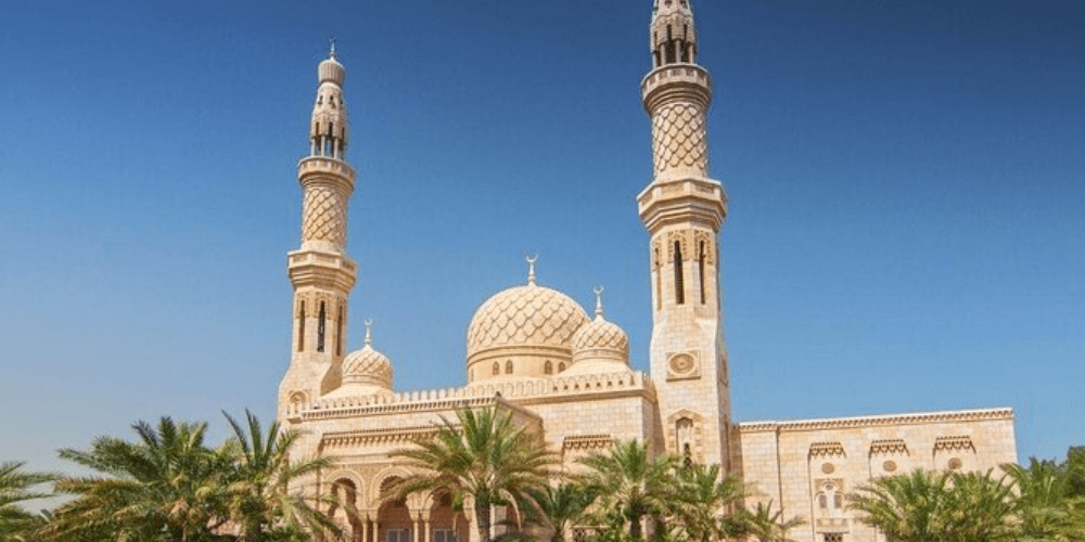 Tour the Jumeirah Mosque