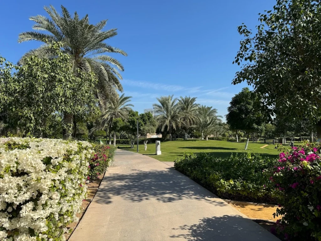 umm al emarat park attractions