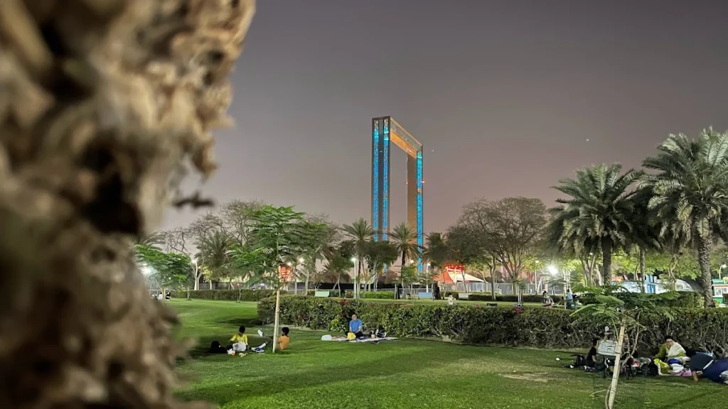 How does Zabeel Park compare to other parks in Dubai