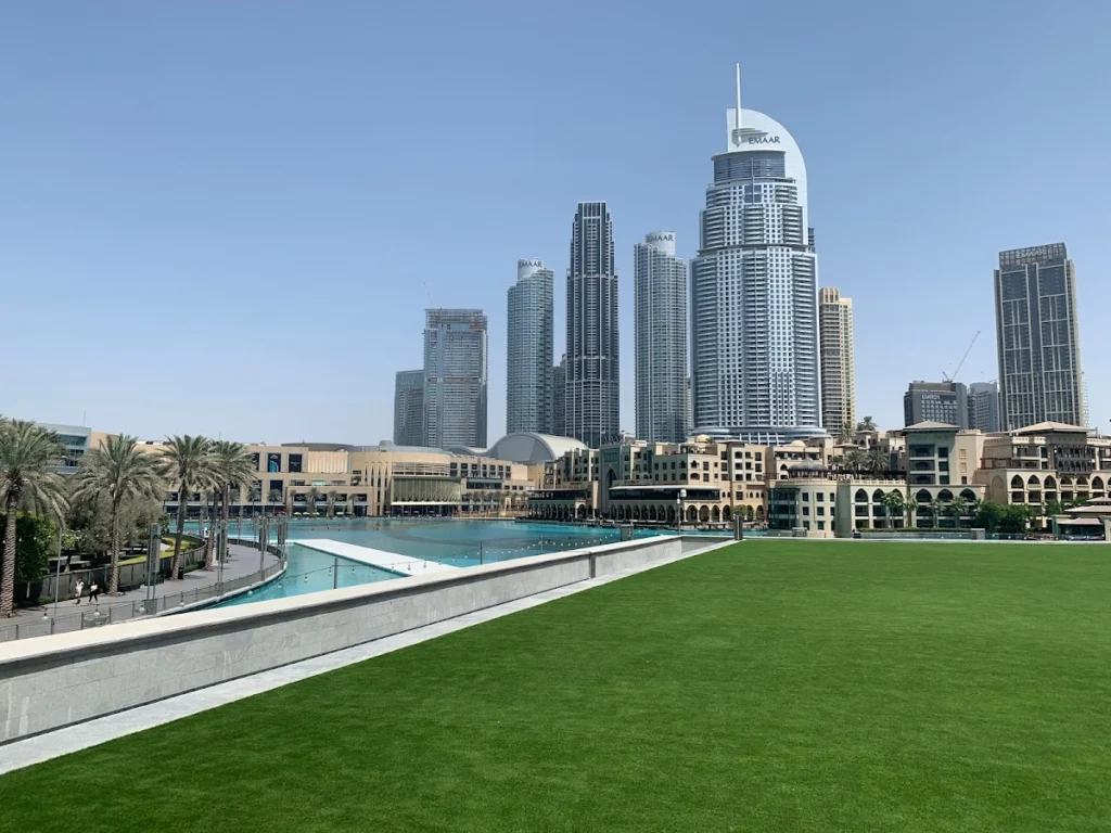 What Features and Amenities Does Burj Park Offer