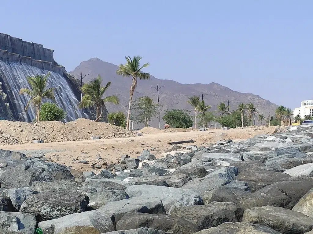 Khor Fakkan Waterfall Beach