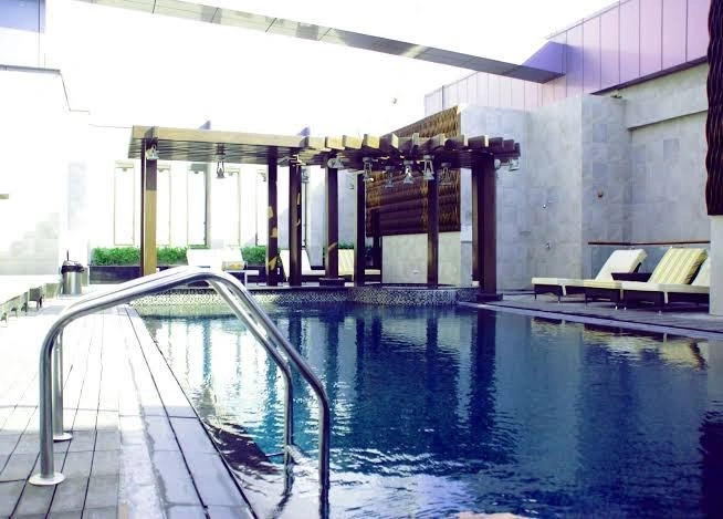 Dubai Hotel Swimming Pool