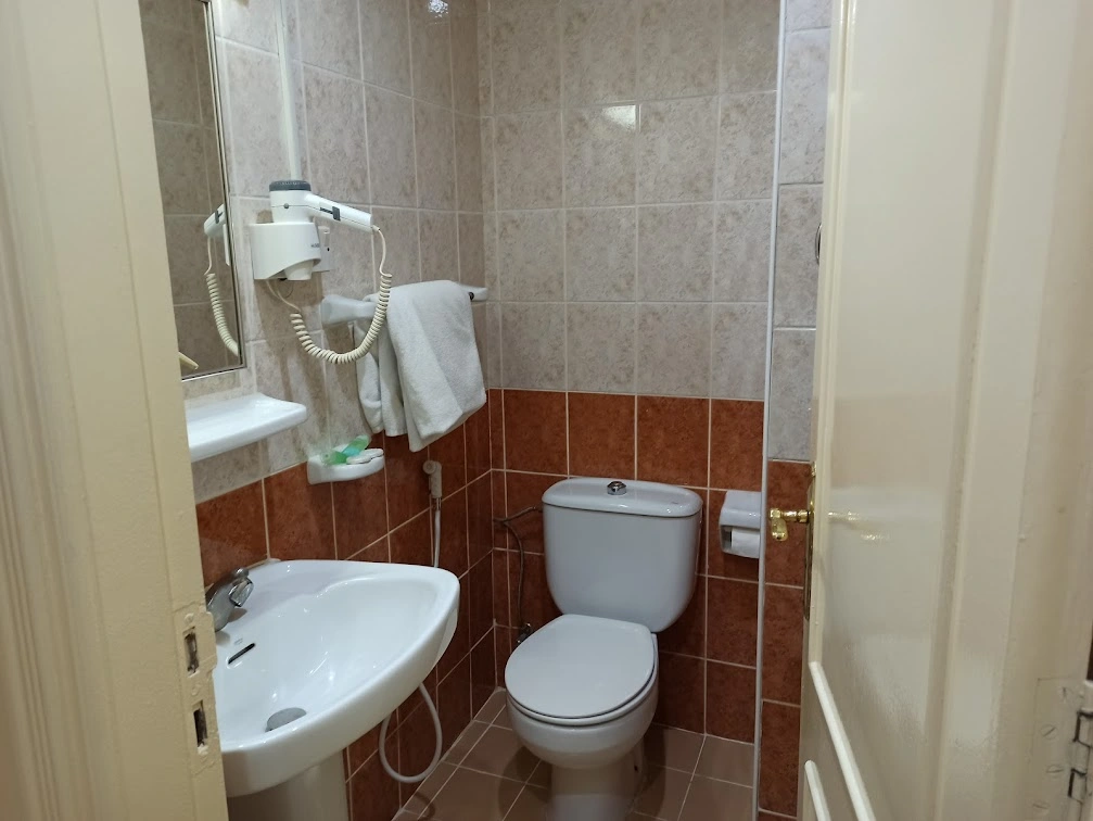 Dubai Hotel Washroom