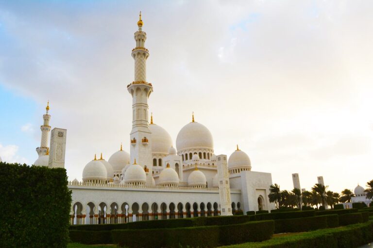 Ramadan in Dubai 2026 night lights and mosque view