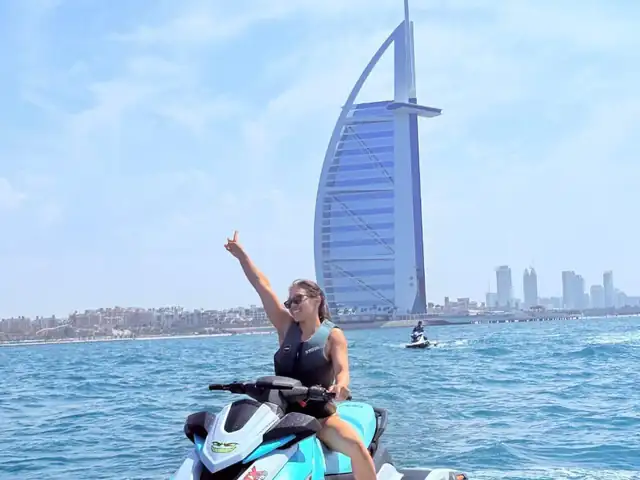 Jet Ski ride in front of Burj Al Arab – water sports Dubai